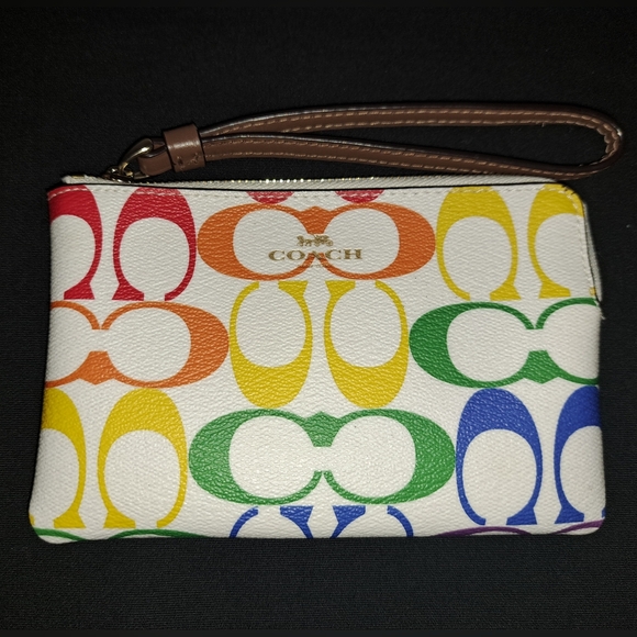 Coach Corner Zip Wristlet In Rainbow Canvas - NWOT - Picture 2 of 15